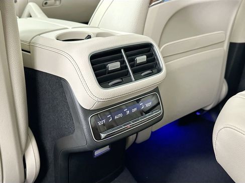 New 2026 Mercedes-Benz GLS 450 4MATIC image 27