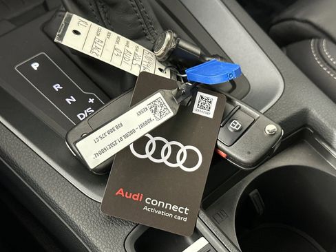 Used 2025 Audi Q3 2.0T Premium w/ Convenience Package image 23