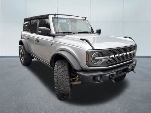 Used 2022 Ford Bronco Badlands image 5