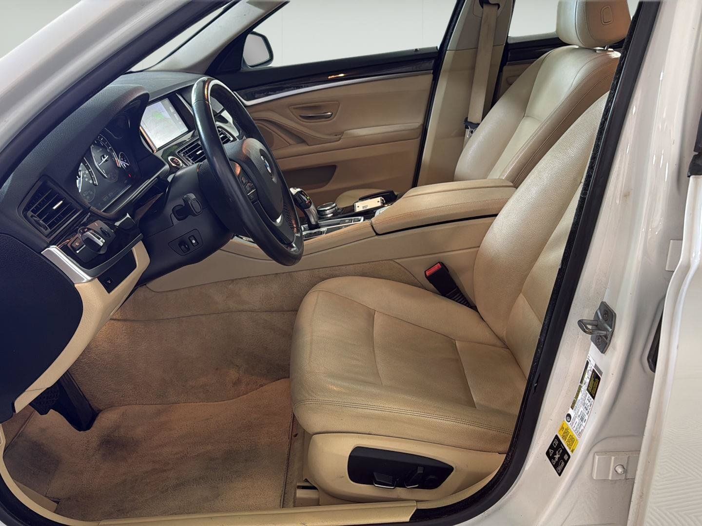Used 2015 BMW 528i xDrive Sedan AWD/4WD image 4