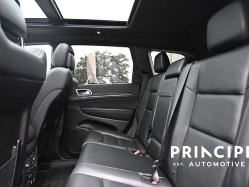 Used 2022 Jeep Grand Cherokee Limited w/ Trailer Tow Group IV image 28