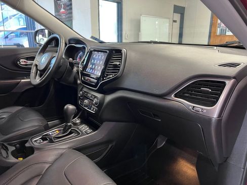 Used 2019 Jeep Cherokee Limited image 40