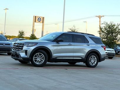 Used 2025 Ford Explorer Active w/ Active Comfort Package