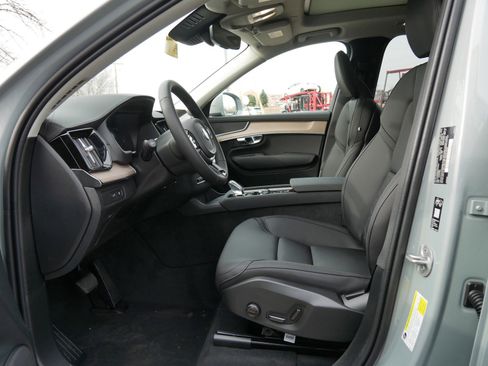 New 2026 Volvo XC90 T8 Plus AWD/4WD image 5