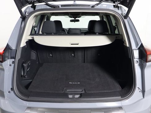 Used 2026 Nissan Rogue SV FWD image 16