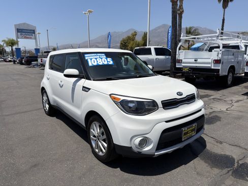 Used 2019 Kia Soul + FWD image 2