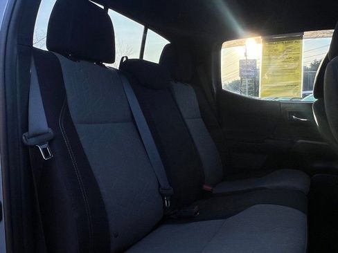 Used 2020 Toyota Tacoma TRD Sport w/ Technology Package image 13