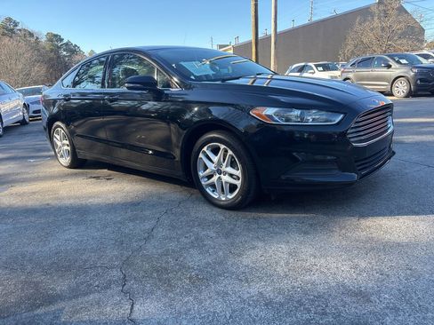 Used 2014 Ford Fusion SE image 2
