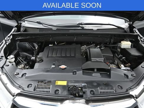 Certified 2016 Toyota Highlander Limited AWD/4WD image 41