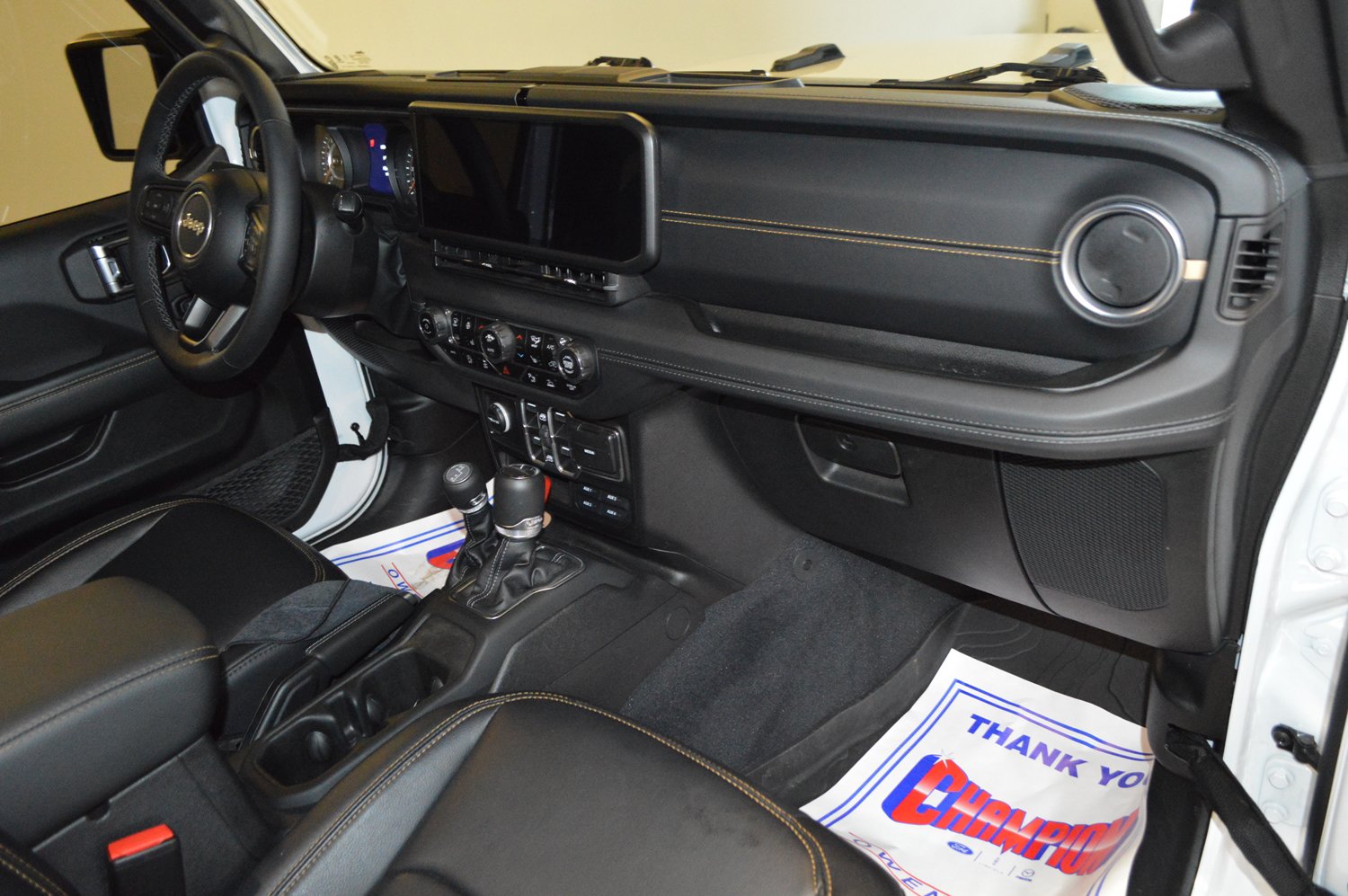 Used 2025 Jeep Gladiator Sport AWD/4WD image 10