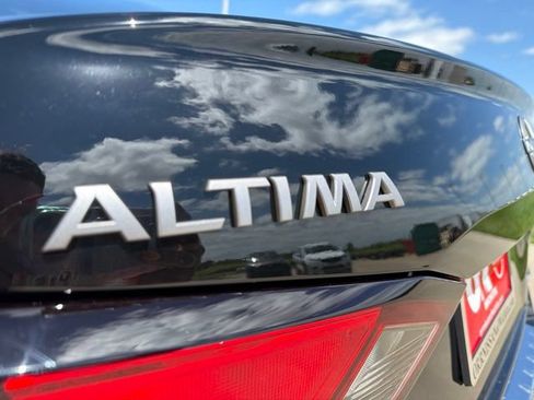 Used 2023 Nissan Altima 2.5 SR AWD/4WD image 14