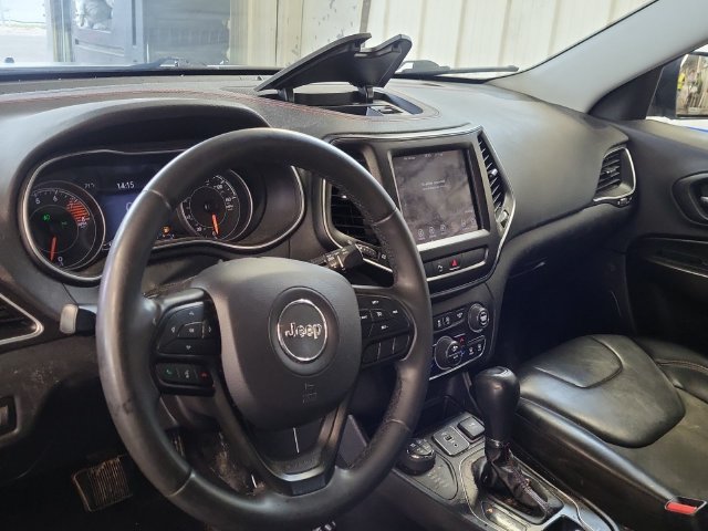 Used 2020 Jeep Cherokee Trailhawk AWD/4WD image 7