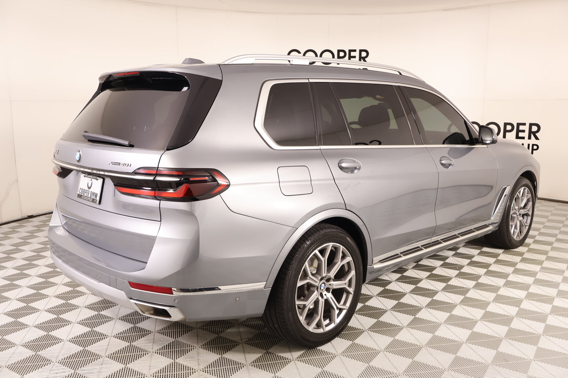 Used 2023 BMW X7 xDrive40i w/ Premium Package AWD/4WD image 22