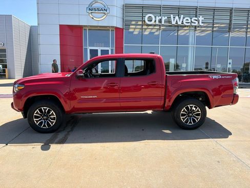 Used 2023 Toyota Tacoma TRD Sport w/ Technology Package RWD image 2