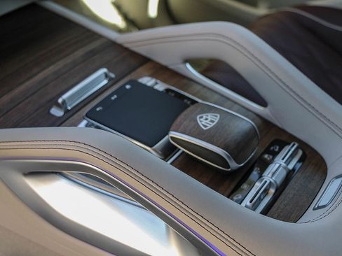 Certified 2024 Mercedes-Benz Maybach GLS 600 4MATIC image 29