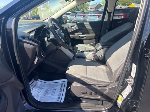 Used 2016 Ford Escape SE w/ Equipment Group 201A FWD image 21