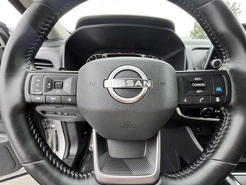 Used 2025 Nissan Rogue SV AWD/4WD image 20
