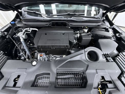 Certified 2025 Honda Pilot Sport image 11