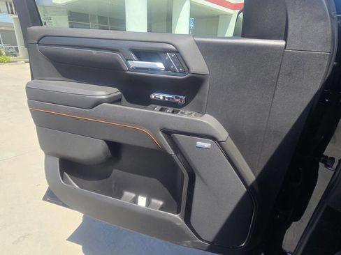 New 2026 GMC Sierra 1500 AT4 w/ AT4 Preferred Package AWD/4WD image 18