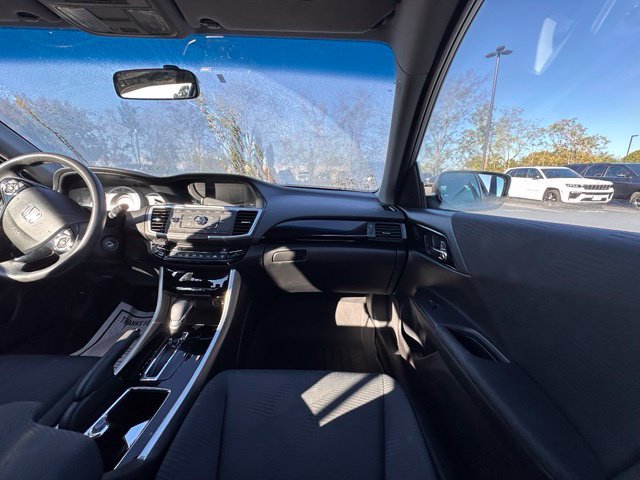 Used 2017 Honda Accord LX image 26