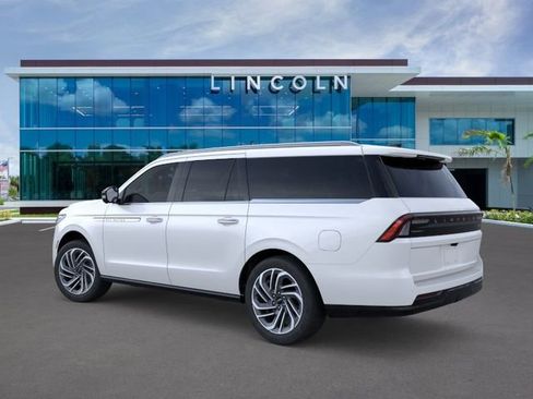 New 2026 Lincoln Navigator L Reserve AWD/4WD image 4