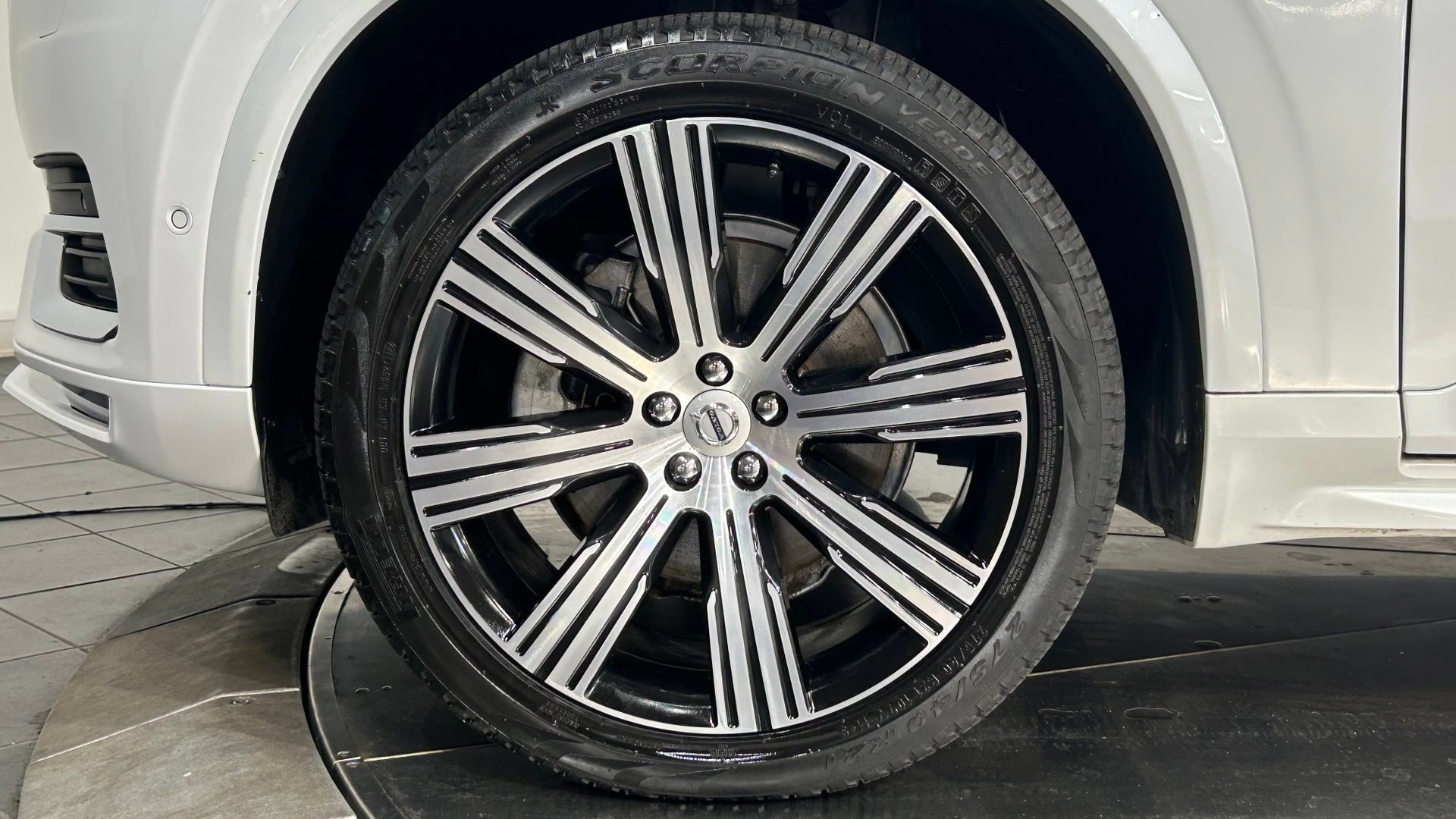 Used 2023 Volvo XC90 B6 Ultimate w/ Protection Package Premier AWD/4WD image 24