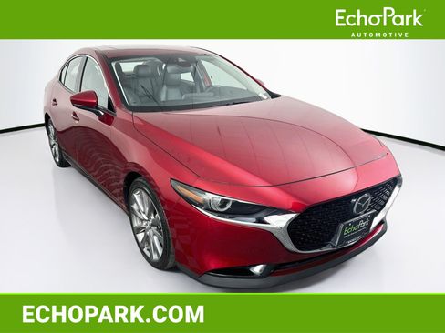 Used 2019 MAZDA MAZDA3 Sedan FWD image 1