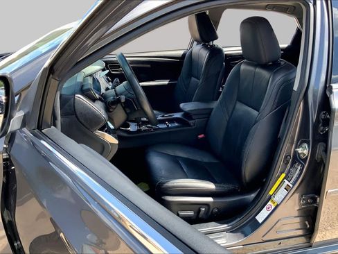 Used 2015 Toyota Avalon XLE Touring FWD image 8