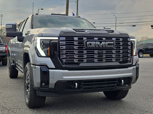 Used 2026 GMC Sierra 3500 Denali Ultimate AWD/4WD image 5