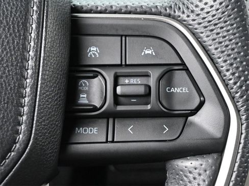 Used 2024 Toyota Tacoma TRD Off-Road image 7