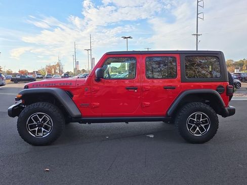 Used 2024 Jeep Wrangler Rubicon image 2