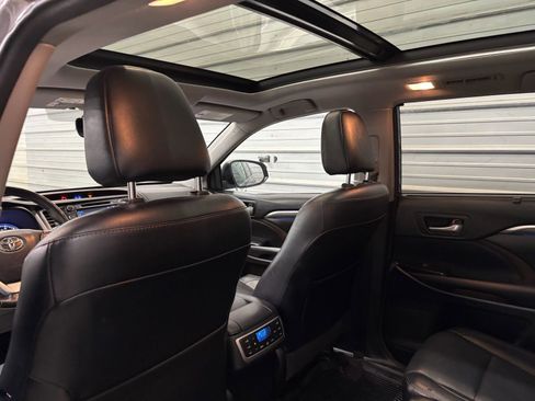 Used 2018 Toyota Highlander Limited Platinum image 24