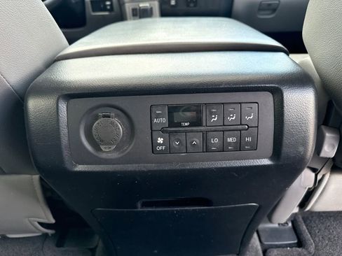 Used 2013 Toyota Sequoia SR5 RWD image 16