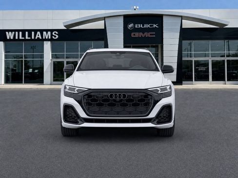 Used 2025 Audi Q8 Prestige AWD/4WD image 2