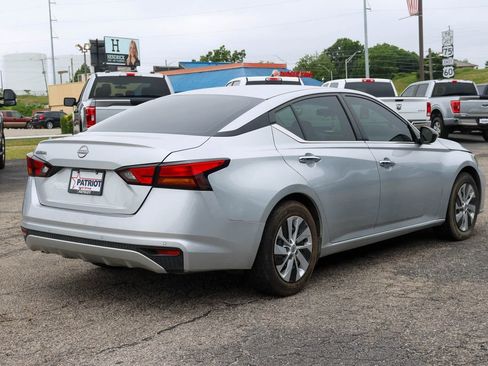 Used 2024 Nissan Altima 2.5 S FWD image 24