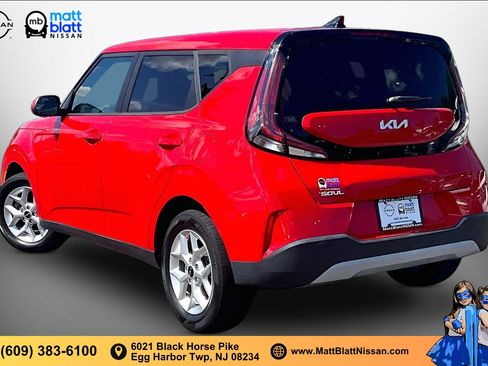 Used 2023 Kia Soul LX w/ LX Technology Package FWD image 11