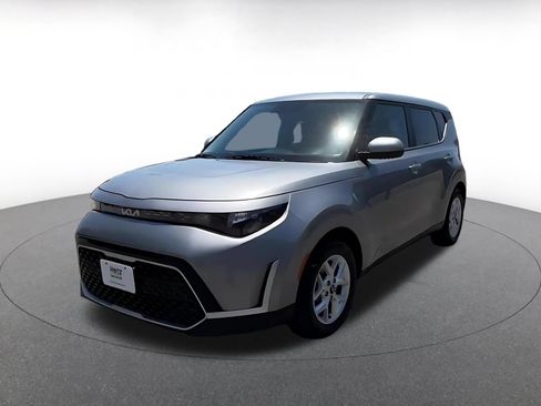 Used 2025 Kia Soul LX w/ LX Technology Package FWD image 7