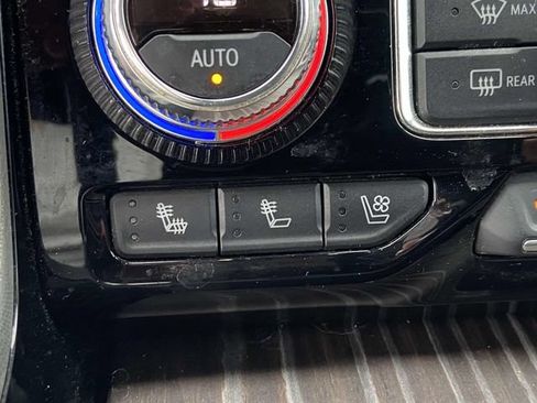 Used 2021 GMC Yukon Denali w/ Denali Premium Package RWD image 26
