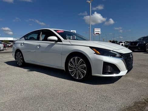 New 2025 Nissan Altima 2.5 SL image 8