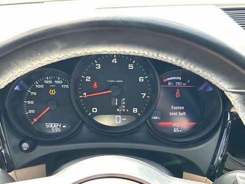 Used 2021 Porsche Macan Base image 43