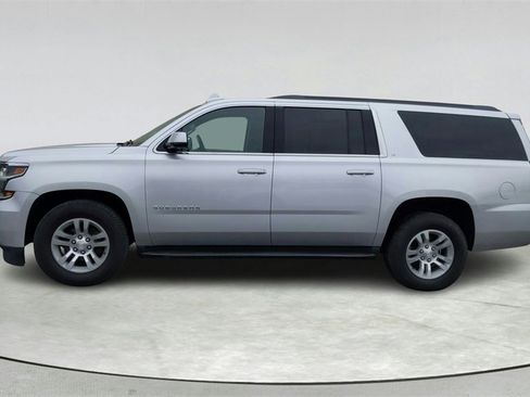 Used 2019 Chevrolet Suburban LT image 4