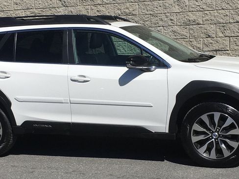 Used 2024 Subaru Outback Limited AWD/4WD image 3