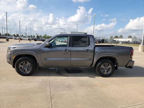 Certified 2025 Nissan Frontier SV RWD image 8