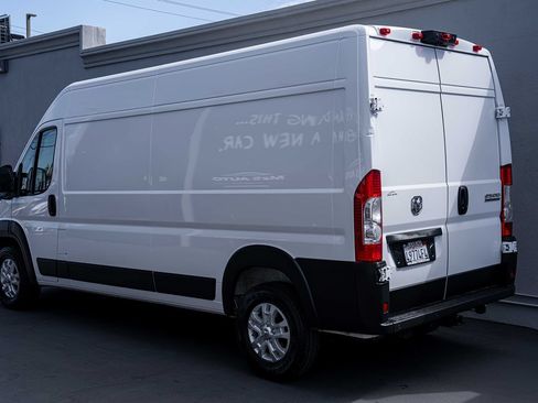 Used 2025 RAM ProMaster 2500 w/ Quick Order Package 22G SLT FWD image 5