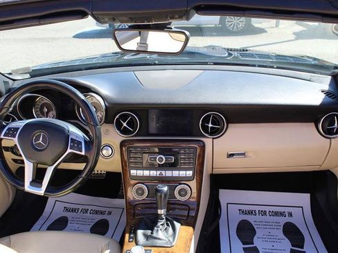 Used 2015 Mercedes-Benz SLK 250 w/ Premium Package image 19