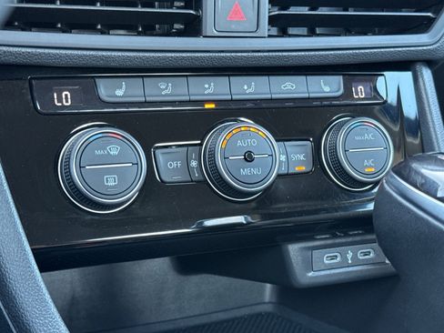 Used 2024 Volkswagen Jetta SE image 22