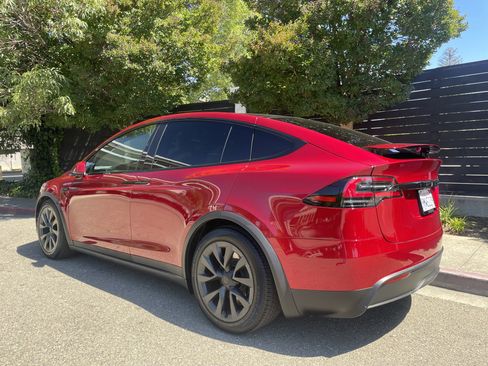 Used 2024 Tesla Model X AWD/4WD image 2