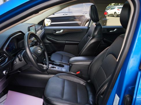 Used 2020 Ford Escape Titanium AWD/4WD image 10
