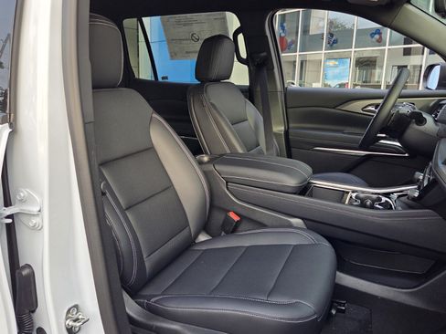 New 2026 Chevrolet Traverse LT w/ Midnight/Sport Edition FWD image 24