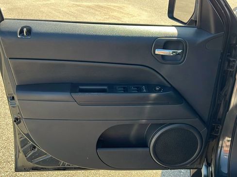 Used 2010 Jeep Patriot Sport image 10